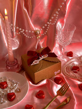 Cargar imagen en el visor de la galería, Caja sorpresa de San Valentín 🌹
